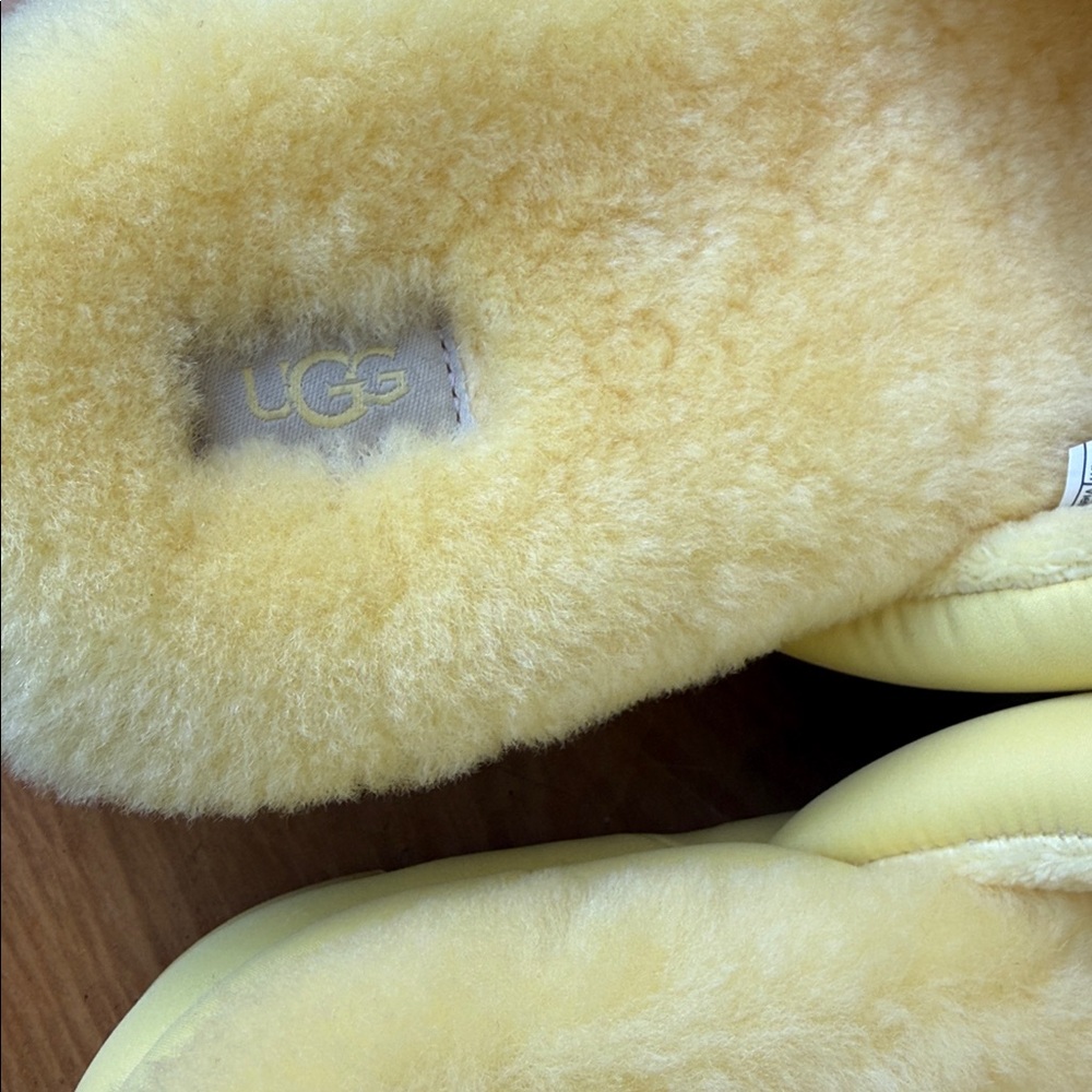 NEW UGG Maxi Curly Slide Sandal Yellow Sheepskin Platform Slippers Women Size 12 - Picture 5 of 8